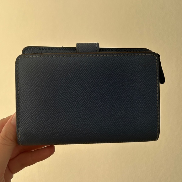 Coach Blue Leather Compact Wallet with Snap Closure-  Pre-owned - Picture 5 of 11